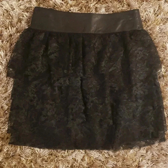 Robert Rodriguez ruffles lace/leather skirt size 2 NWOT